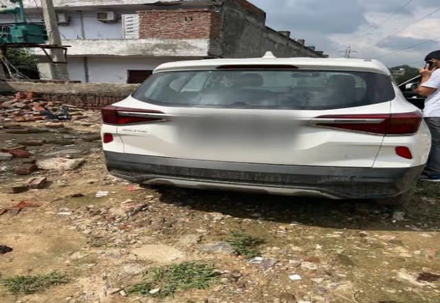 https://images10.gaadi.com/usedcar_image/4524621/original/90bf6b4b-43f9-4414-9a84-19230bfc1f77.?imwidth=6400