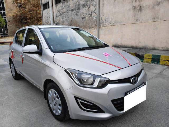 https://images10.gaadi.com/usedcar_image/4524625/original/43fb24bed1a9019e9f4281b16d7594ba.png?imwidth=6400