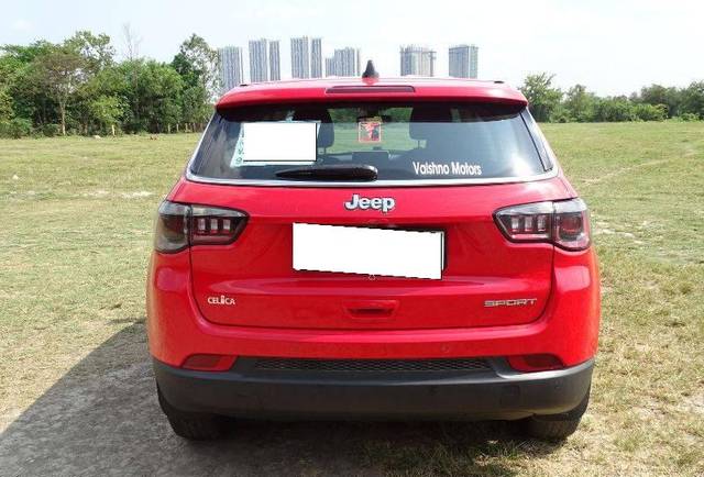 https://images10.gaadi.com/usedcar_image/4524626/original/processed_32c1bc5203ff532739a11d0de54e3e53.jpeg?imwidth=6402
