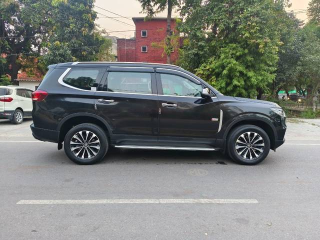 https://images10.gaadi.com/usedcar_image/4524627/original/6048738bec1410565d40d04983e7d55b.jpg?imwidth=6401