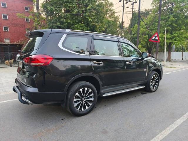 https://images10.gaadi.com/usedcar_image/4524627/original/processed_432453ba9fa2e429025b24ac62a99665.jpg?imwidth=6402