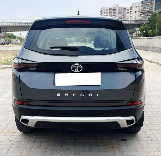 https://images10.gaadi.com/usedcar_image/4524634/original/processed_e975c2a4b7182165785380b1f60870f3.jpg?imwidth=6401