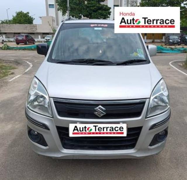 https://images10.gaadi.com/usedcar_image/4524645/original/9b646fa7874dccc0bab980d3bca5d548.jpeg?imwidth=6400