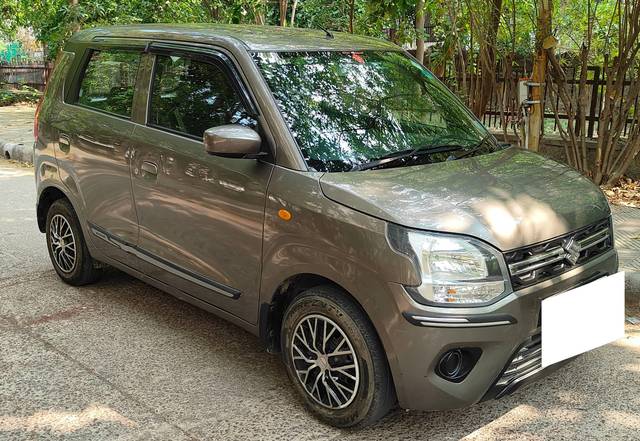 https://images10.gaadi.com/usedcar_image/4524651/original/processed_6359f1798f9b99c3f3c670597bcfac94.jpg?imwidth=6400
