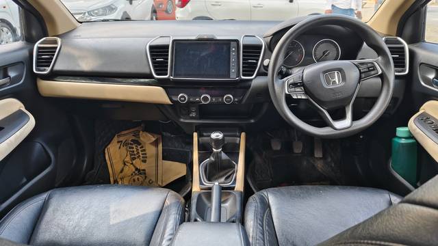 https://images10.gaadi.com/usedcar_image/4524661/original/d3d0a1cc096a88cce39ab5a054697eb9.jpg?imwidth=6402
