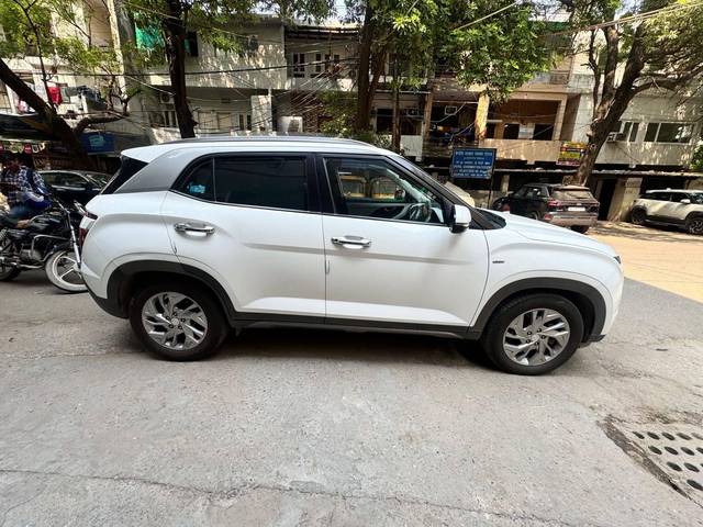 https://images10.gaadi.com/usedcar_image/4524672/original/processed_40c0dbd7-e9e7-4dac-bba9-05fa5824768d.jpg?imwidth=6401
