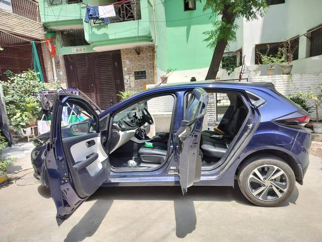 https://images10.gaadi.com/usedcar_image/4524695/original/20da60ff-fe22-44e5-a730-bab3b6ac0ef3.jpg?imwidth=6401
