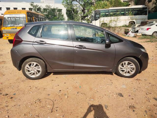 https://images10.gaadi.com/usedcar_image/4524717/original/processed_f1206e8cd748e3da24c9fcf77ae7dad5.jpg?imwidth=6401