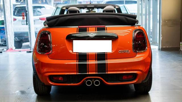 https://images10.gaadi.com/usedcar_image/4524723/original/processed_3bbe55a438570500c41f6f0f4ea04fd0.jpg?imwidth=6401