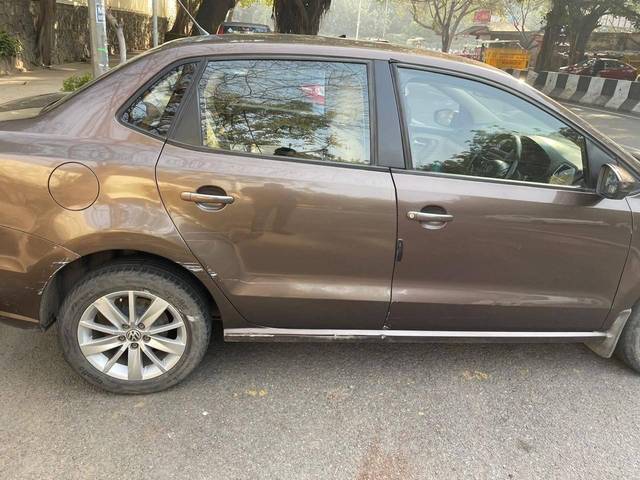 https://images10.gaadi.com/usedcar_image/4524751/original/processed_1bbf4668-b300-4823-8a06-ac05e606d4d7.jpg?imwidth=6400