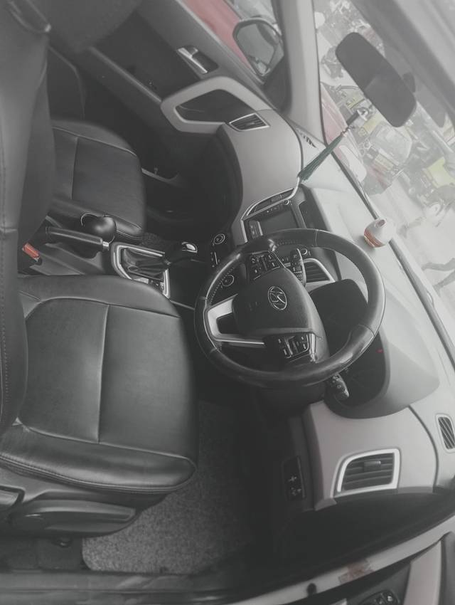 https://images10.gaadi.com/usedcar_image/4524755/original/944f5595426a27f5d792c5a6554a5b89.jpg?imwidth=6402