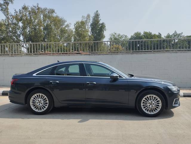 https://images10.gaadi.com/usedcar_image/4524762/original/a1bd779b5c1cfd49b513289c3dcbb703.jpg?imwidth=6401