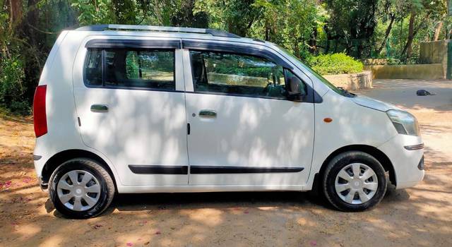 https://images10.gaadi.com/usedcar_image/4524763/original/820ec8b6733808662f2dcdd5bf6d4863.jpg?imwidth=6401