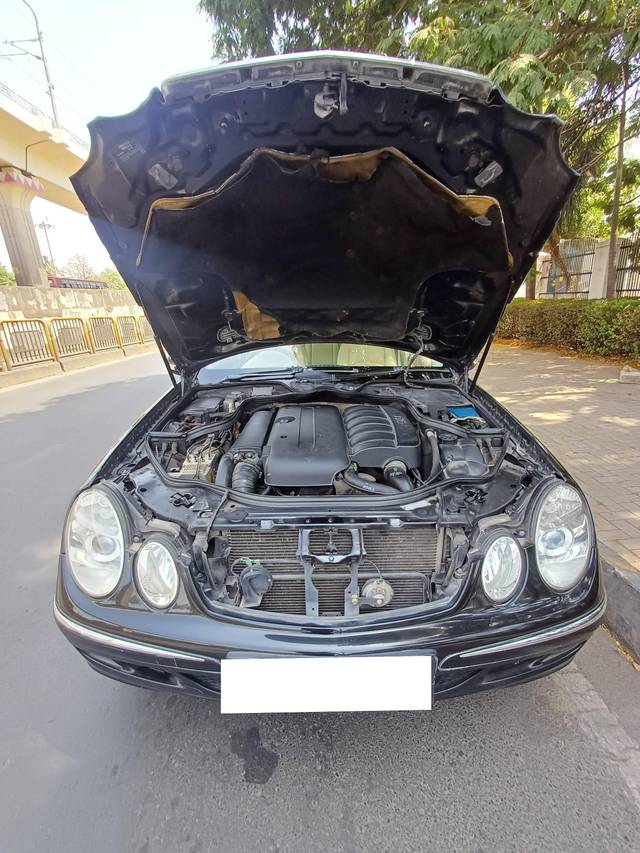 https://images10.gaadi.com/usedcar_image/4524766/original/processed_cd522568-241a-4ad5-940f-adbb176d65e3.jpg?imwidth=6400