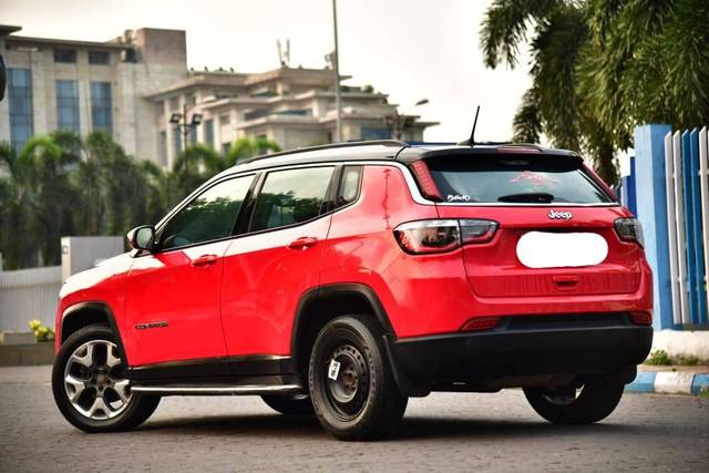 https://images10.gaadi.com/usedcar_image/4524768/original/processed_edfc9151396f88306b18c60929d7227d.jpg?imwidth=6402