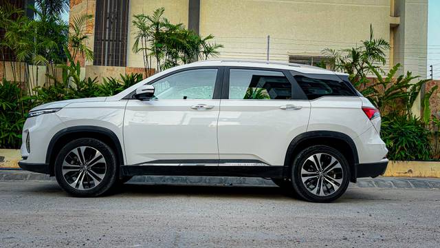 https://images10.gaadi.com/usedcar_image/4524796/original/c3e19471-767c-4a67-9a99-67e29228f7e9.jpg?imwidth=6401