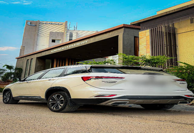 https://images10.gaadi.com/usedcar_image/4524796/original/c59250b9-4d20-4436-90c7-d9038d1be067.?imwidth=6402
