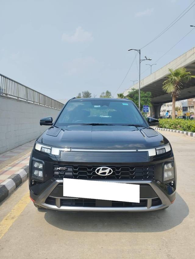 https://images10.gaadi.com/usedcar_image/4524806/original/processed_0cce7f70ee1c42d9b561121d632b323c.jpg?imwidth=6401