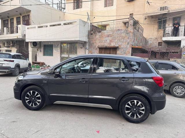 https://images10.gaadi.com/usedcar_image/4524807/original/processed_6a599688-82f0-431a-b96f-93fb205a879a.jpg?imwidth=6402