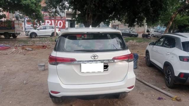 https://images10.gaadi.com/usedcar_image/4524818/original/processed_7a766387-a46f-4ca2-978d-cebc21421a7f.jpeg?imwidth=6401