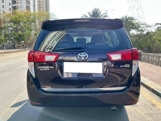 https://images10.gaadi.com/usedcar_image/4524828/original/processed_01c06a8dbd831f8add375f73dda30fcb.jpg?imwidth=6402