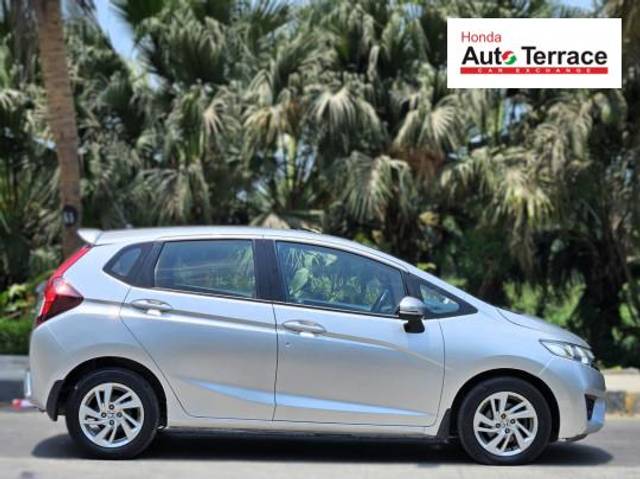 https://images10.gaadi.com/usedcar_image/4524838/original/7326718bdc97351641c0a27e1a856e9c.jpeg?imwidth=6400