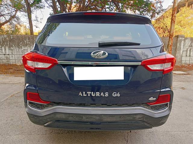 https://images10.gaadi.com/usedcar_image/4524843/original/processed_4ae9f5e6150b3b89599ba9d0571e8c64.jpg?imwidth=6402