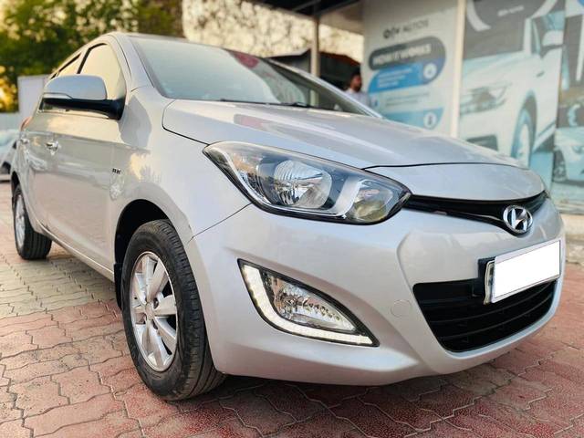 https://images10.gaadi.com/usedcar_image/4524862/original/processed_2dee50d55838eb425483355644565106.jpg?imwidth=6401