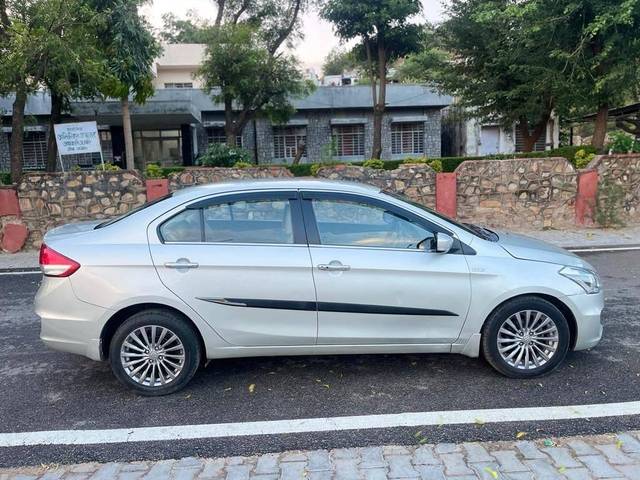 https://images10.gaadi.com/usedcar_image/4524908/original/processed_12b37d2b66298ce2399f98e95031ce08.jpg?imwidth=6401