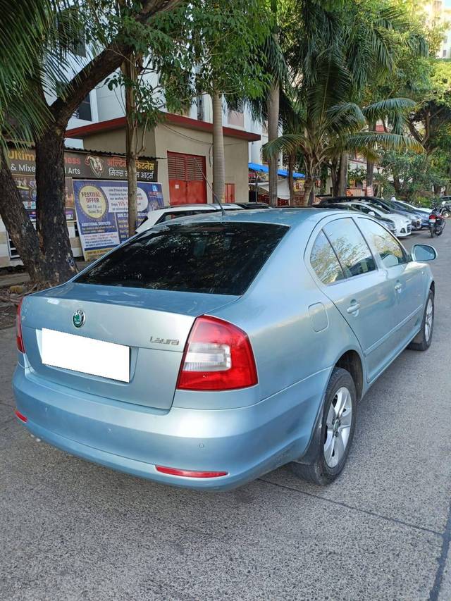 https://images10.gaadi.com/usedcar_image/4524912/original/processed_38bbb54d40af82db652d092282910501.jpg?imwidth=6402