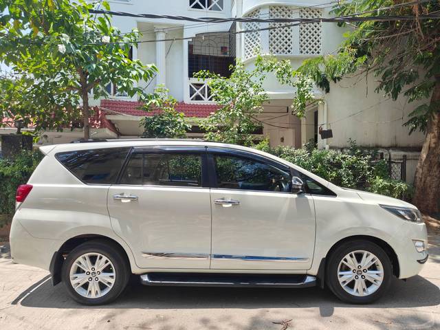 https://images10.gaadi.com/usedcar_image/4524914/original/processed_0d8c3a13e2b55b3f2ace8497fdcd3249.jpg?imwidth=6401
