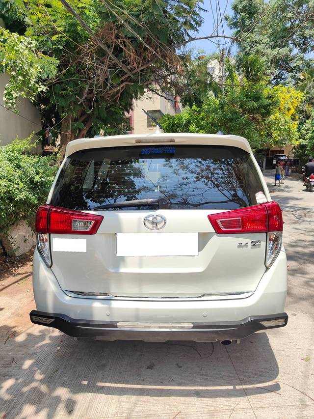 https://images10.gaadi.com/usedcar_image/4524914/original/processed_5207d3db064de562c00b486ed56c2e15.jpg?imwidth=6402