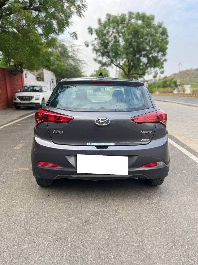 https://images10.gaadi.com/usedcar_image/4524922/original/processed_284c7c2c09691d975386e62ac2d485d4.jpg?imwidth=6401