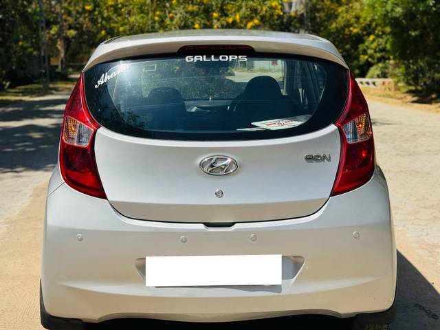 https://images10.gaadi.com/usedcar_image/4524923/original/processed_c67a85bb352eb749aeec4eef836a3459.jpg?imwidth=6402