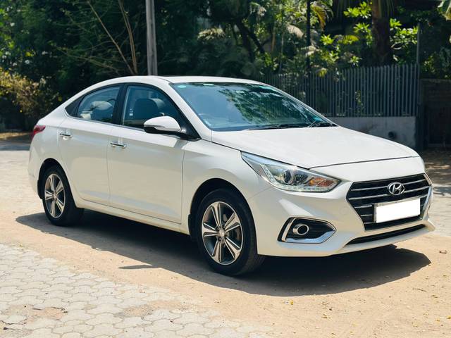 https://images10.gaadi.com/usedcar_image/4524928/original/processed_2a50f7bcf67c2f8609002076df0e83fb.jpg?imwidth=6400