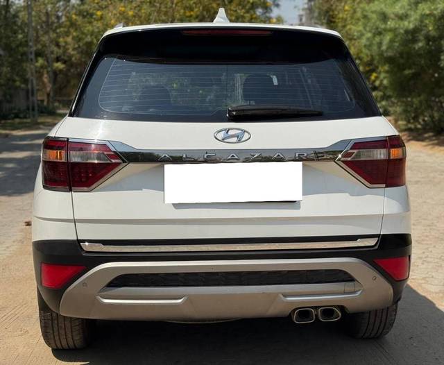 https://images10.gaadi.com/usedcar_image/4524929/original/processed_4d9b9226670149bc4463474da4069b5f.jpg?imwidth=6402