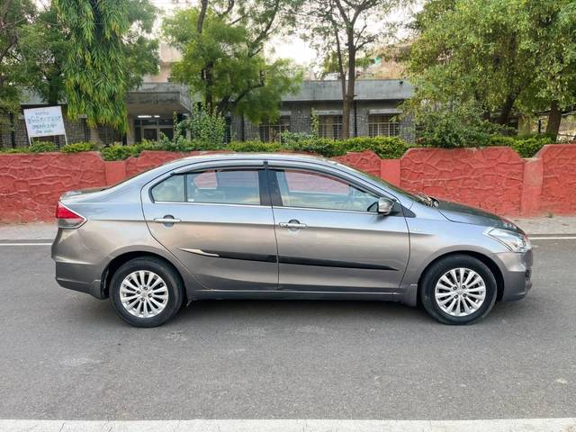https://images10.gaadi.com/usedcar_image/4524932/original/processed_da5e5ca8cb9f03ce46a1b95bde7b801d.jpg?imwidth=6401