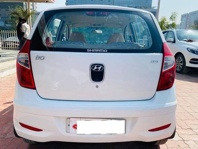 https://images10.gaadi.com/usedcar_image/4524935/original/processed_c772a573090c2ffd6e5a143c80bcbdfd.jpg?imwidth=6402