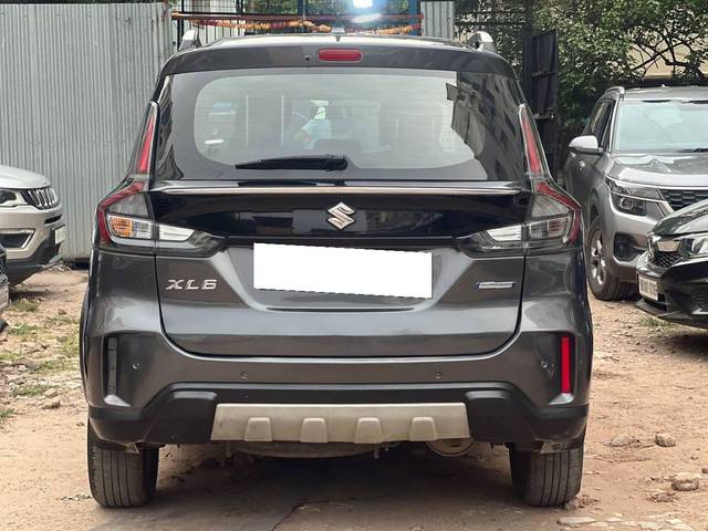 https://images10.gaadi.com/usedcar_image/4524942/original/processed_656d5ffcc7e50630d5454b3222f95c44.jpg?imwidth=6401
