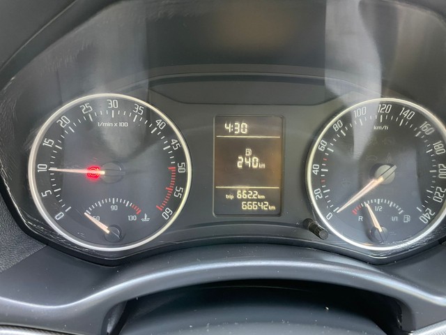 Skoda Laura Ambition 2.0 TDI CR MT Second-hand 2012 Skoda Laura Ambition 2.0 TDI CR MT for sale in Yavatmal-4