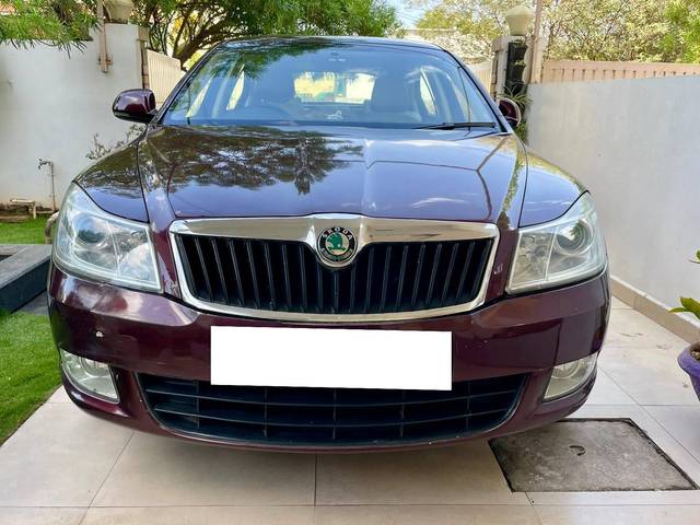 https://images10.gaadi.com/usedcar_image/4524958/original/processed_6b9ca48a4a45d89049d33d92e7459dbc.jpg?imwidth=6400