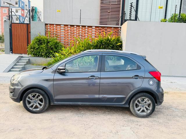 https://images10.gaadi.com/usedcar_image/4524959/original/processed_76b00358d65a947c114ccd3b1c08dc6b.jpg?imwidth=6402