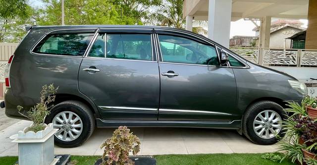 https://images10.gaadi.com/usedcar_image/4524961/original/ba933010a559785de6e7e9b9f7a5f693.jpg?imwidth=6401