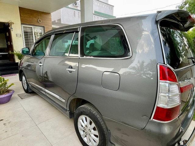 Second-hand 2014 Toyota Innova 2.5 G (Diesel) 7 Seater BS IV for sale in Yavatmal-4