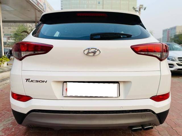 https://images10.gaadi.com/usedcar_image/4524968/original/processed_e2c523492624b1041bd65e11e4f386bf.jpg?imwidth=6402