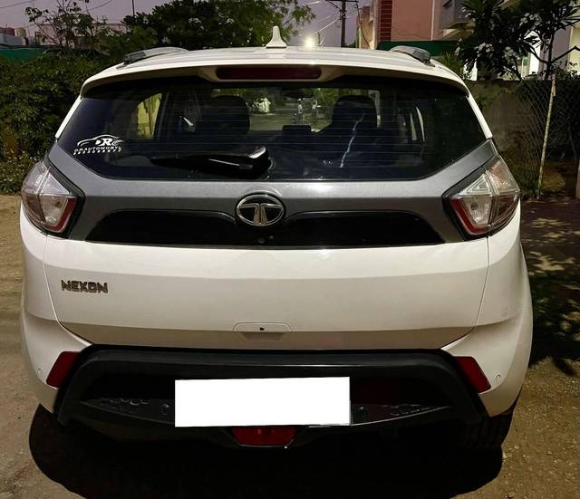 https://images10.gaadi.com/usedcar_image/4524974/original/processed_33a6494a8776bd470a9b567b3d15cbb9.jpg?imwidth=6402