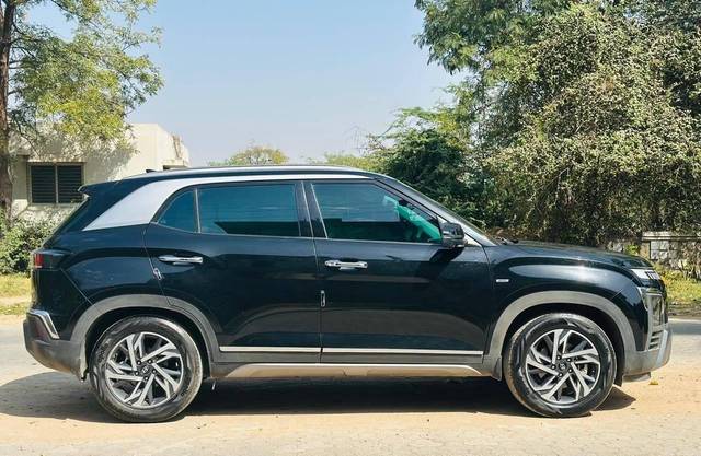 https://images10.gaadi.com/usedcar_image/4524978/original/processed_97f387150c41a4ab3498526410bad694.jpg?imwidth=6401