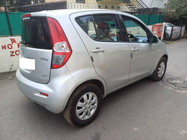 https://images10.gaadi.com/usedcar_image/4524986/original/processed_26aae8c6a65475bcd3ce7af4a6d3072e.jpg?imwidth=6402