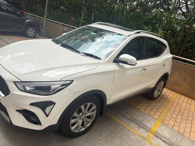 https://images10.gaadi.com/usedcar_image/4525007/original/7767cb31-d521-4f26-a96a-b7b81bd91714.jpg?imwidth=6400