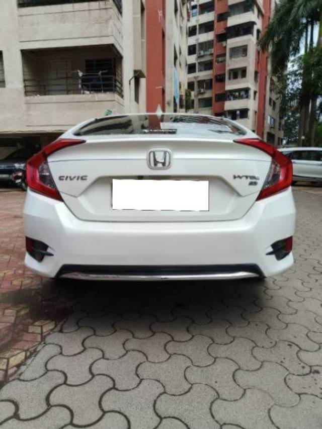 https://images10.gaadi.com/usedcar_image/4525055/original/processed_26981b07-647f-4689-b7b8-269917639237.jpg?imwidth=6401